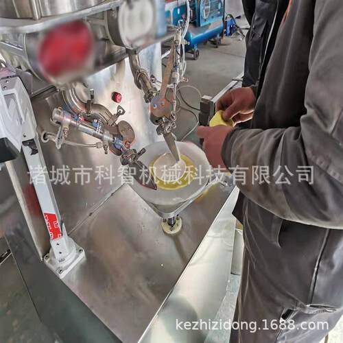 涂定制奶油涂抹机KZTM-2 自动手动方任意选 千层抹式蛋糕生产线