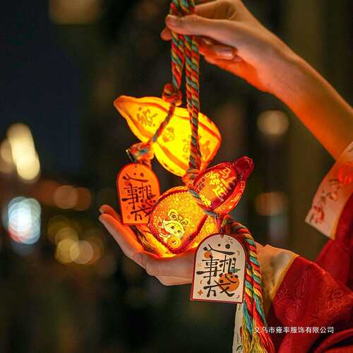 2026马年发光LED彩灯新年新款装饰春节过年手提挂件场景氛围布置