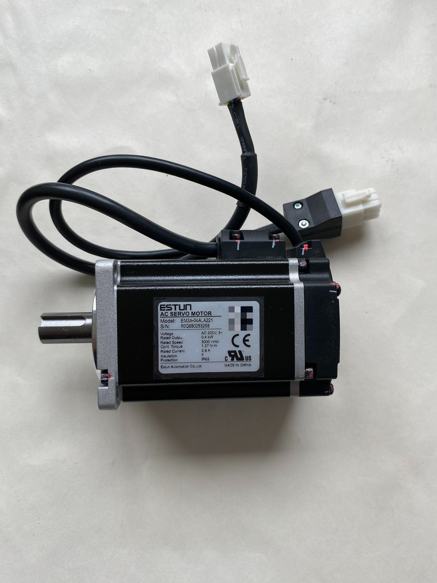 埃斯顿伺服电机，型号EM3A-04ALA221，工程剩余，功