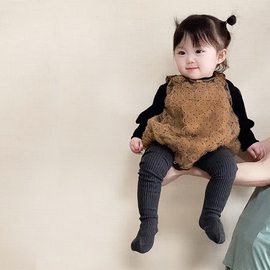 婴儿秋装套装甜美背带哈衣宝宝百搭灯芯绒上衣花朵吊带爬服两件套