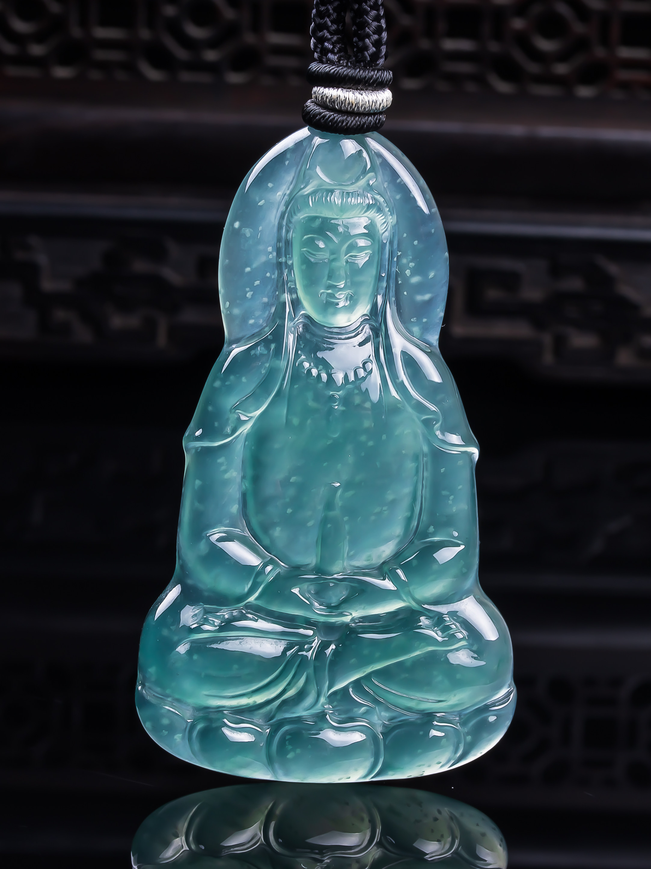 天然真品翡翠高冰种蓝水天空蓝满色高端精品闪拍观音玉吊坠6.74g