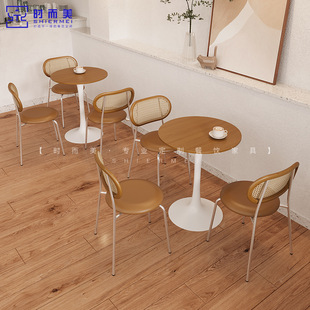 北歐實(shí)木主題餐廳咖啡廳貝殼椅商用工業(yè)風(fēng)奶茶甜品烘焙店桌椅組合