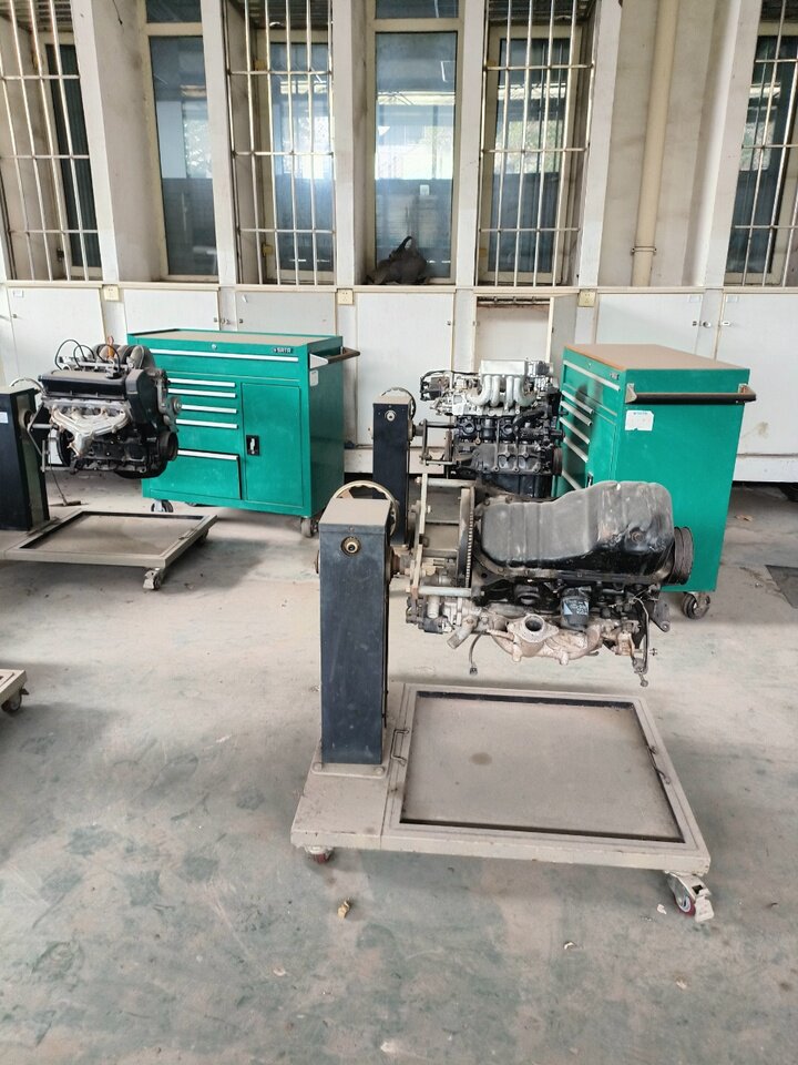 3月13日重庆学校处理废旧设备一批网络拍卖公告