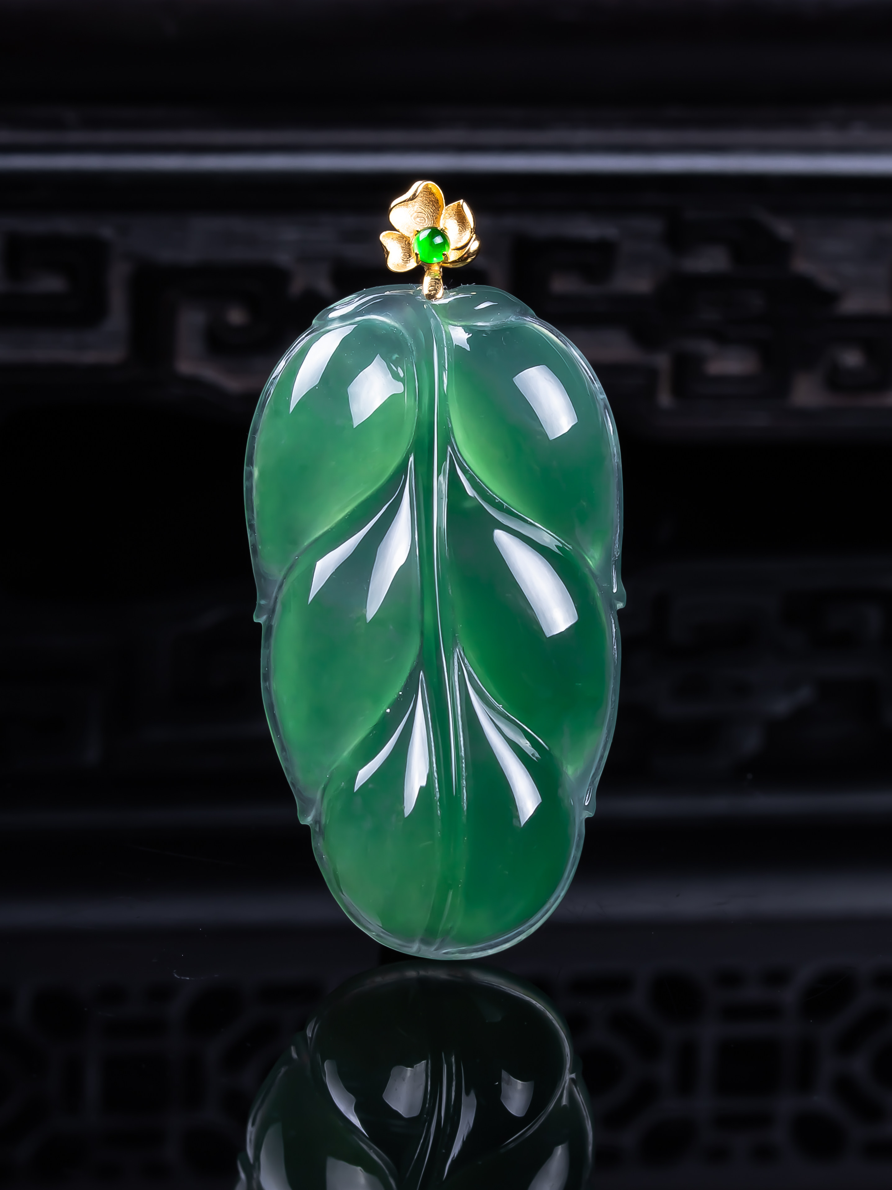 缅甸天然真品翡翠18k金扣头冰种起胶满绿满色闪拍金枝玉叶玉吊坠