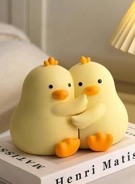 ins可爱永不分梨抱抱鸭书挡摆件治愈办公桌面装饰品情侣生日礼物