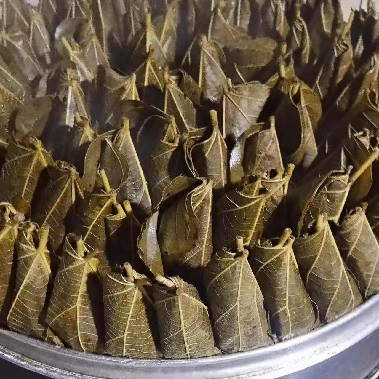 桐叶粑粑湖南怀化沅陵特产辰溪粉糍粑湘西蒿菜粑粑艾糍粑黄豆粉馅