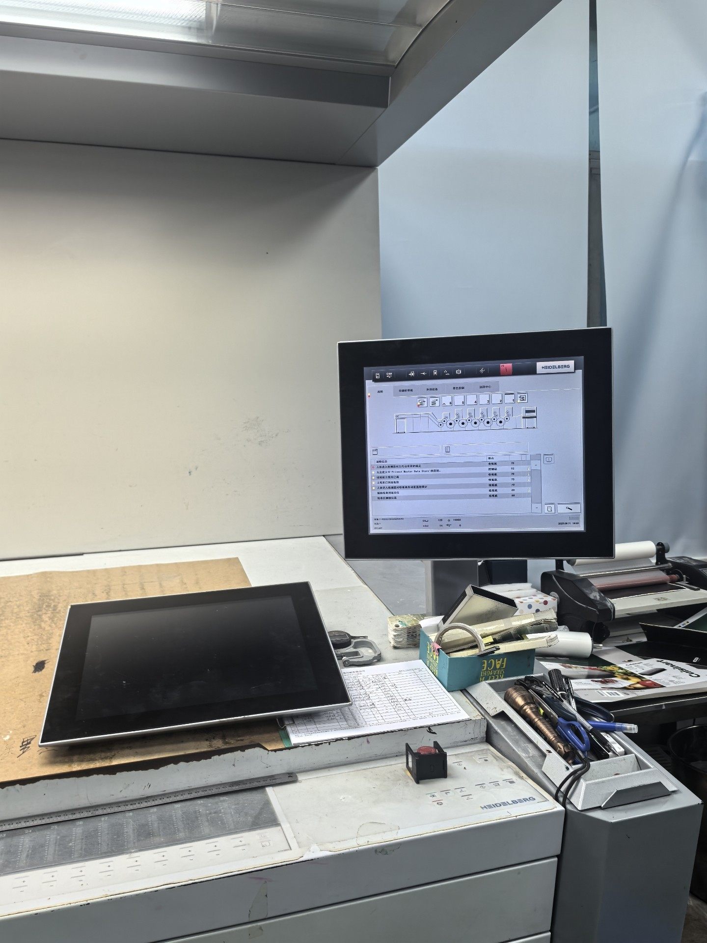 海德堡印刷机新款屏维修，可免费提供备用以及置换。