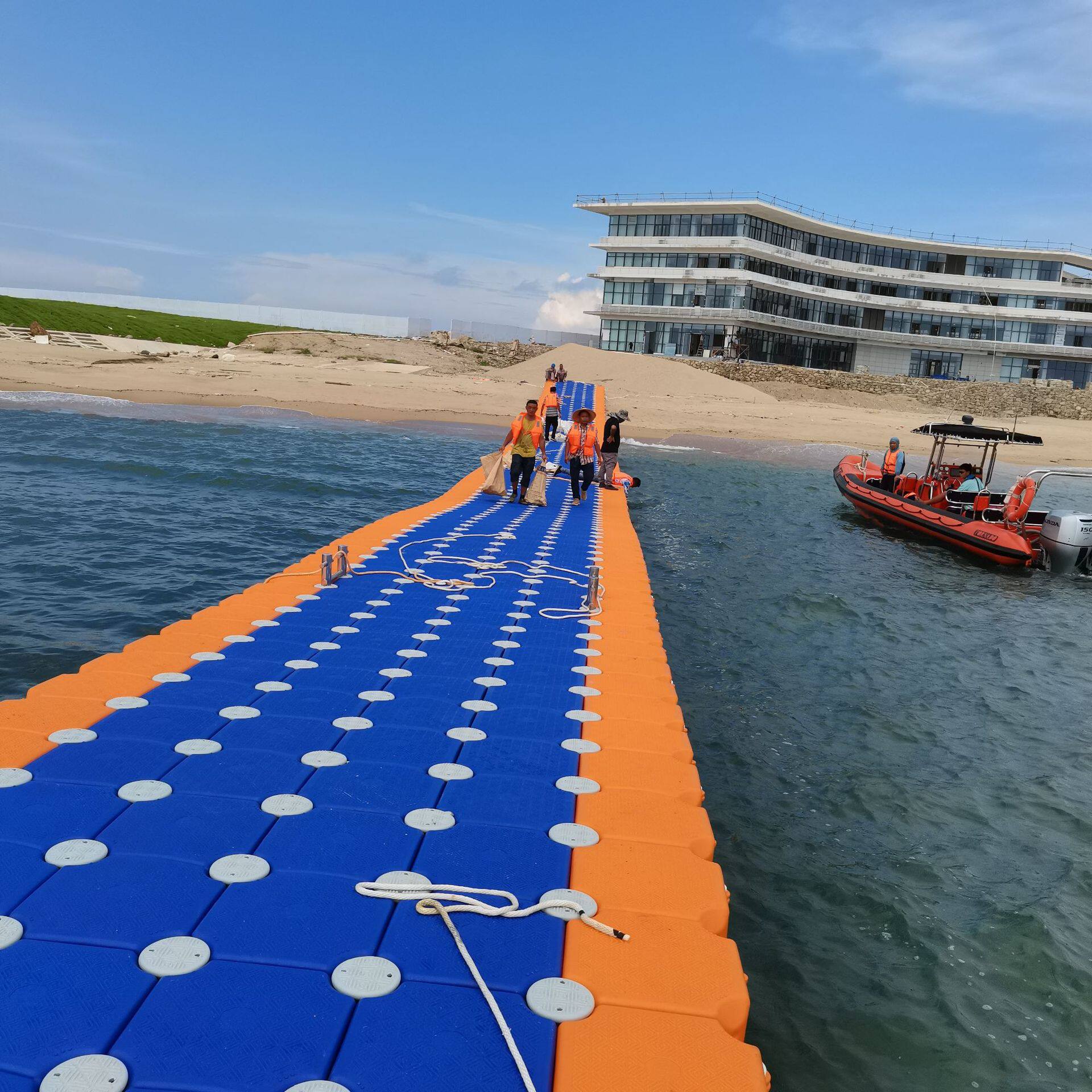 摩托快艇游船浮动码头景区水上浮桥设计搭建厂家质保五年浮筒