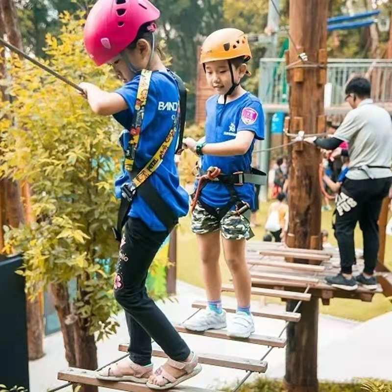 景区丛林穿越户外拓展亲子闯关游戏丛林魔网高空攀爬探险设备厂家