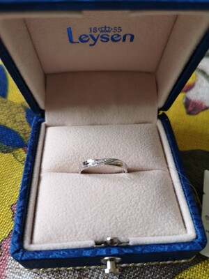 莱绅通灵珠宝属于什么档次？莱绅通灵钻戒怎么样是真的吗