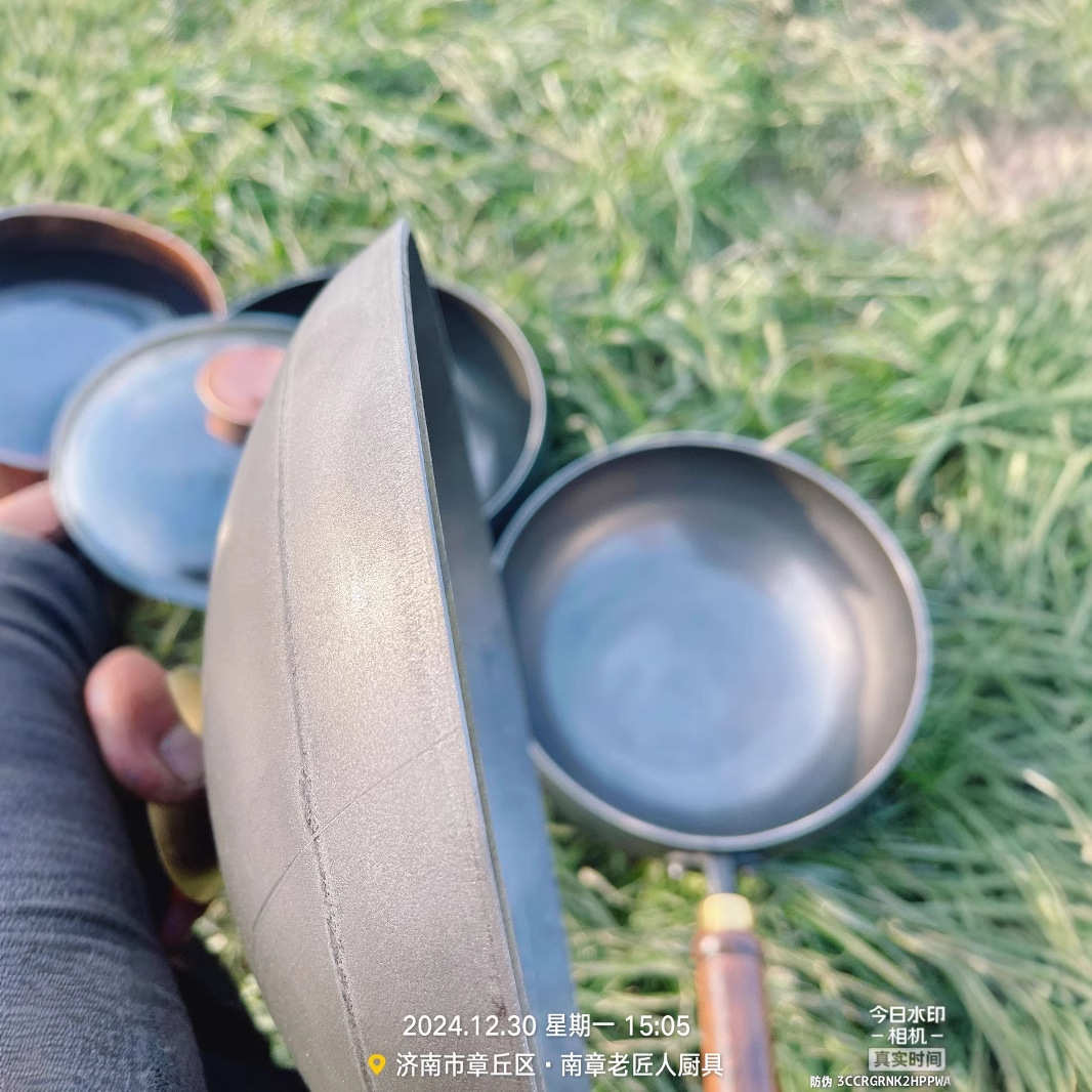 批发代发章丘古法大肚锅24cm家用不粘小铁锅平底无涂层加深炒锅