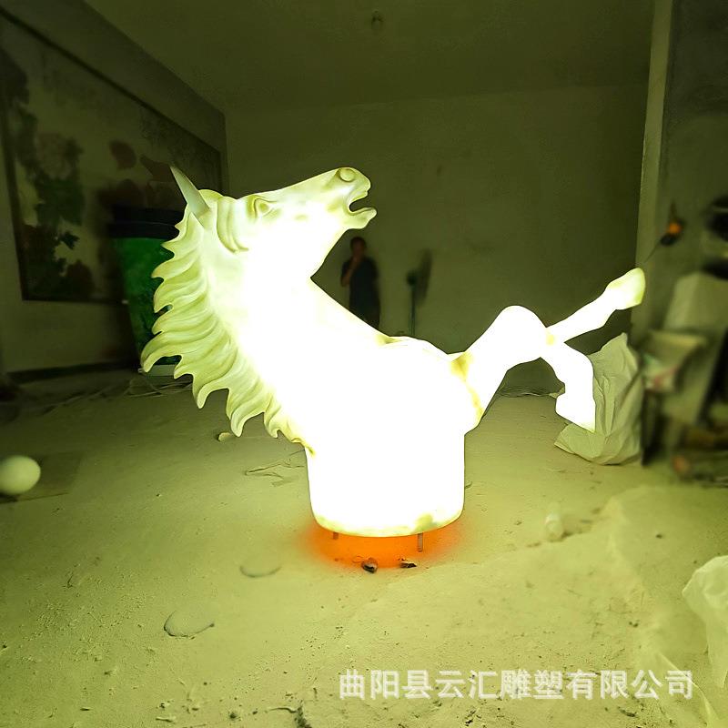 玻璃钢发光马头马雕塑马头半截马简约酒店大堂动物景观装饰品摆件