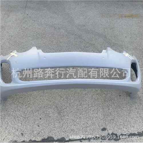 适用宾利飞驰 欧陆GT Flying Spur赛道版前保险杠3W0807217AC前保