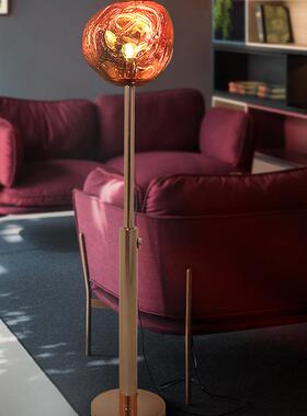 北欧客厅橘色熔岩落地灯设计师设计感创意沙发展厅样板房艺术橙色