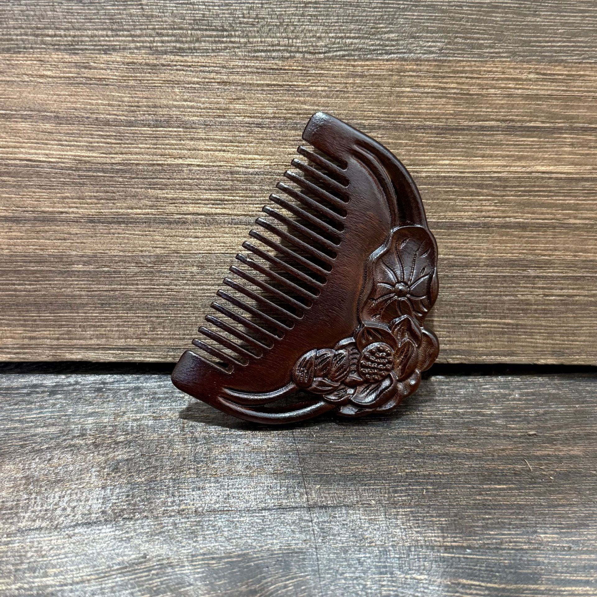 伴手礼檀木按摩男士唇部磨砂膏