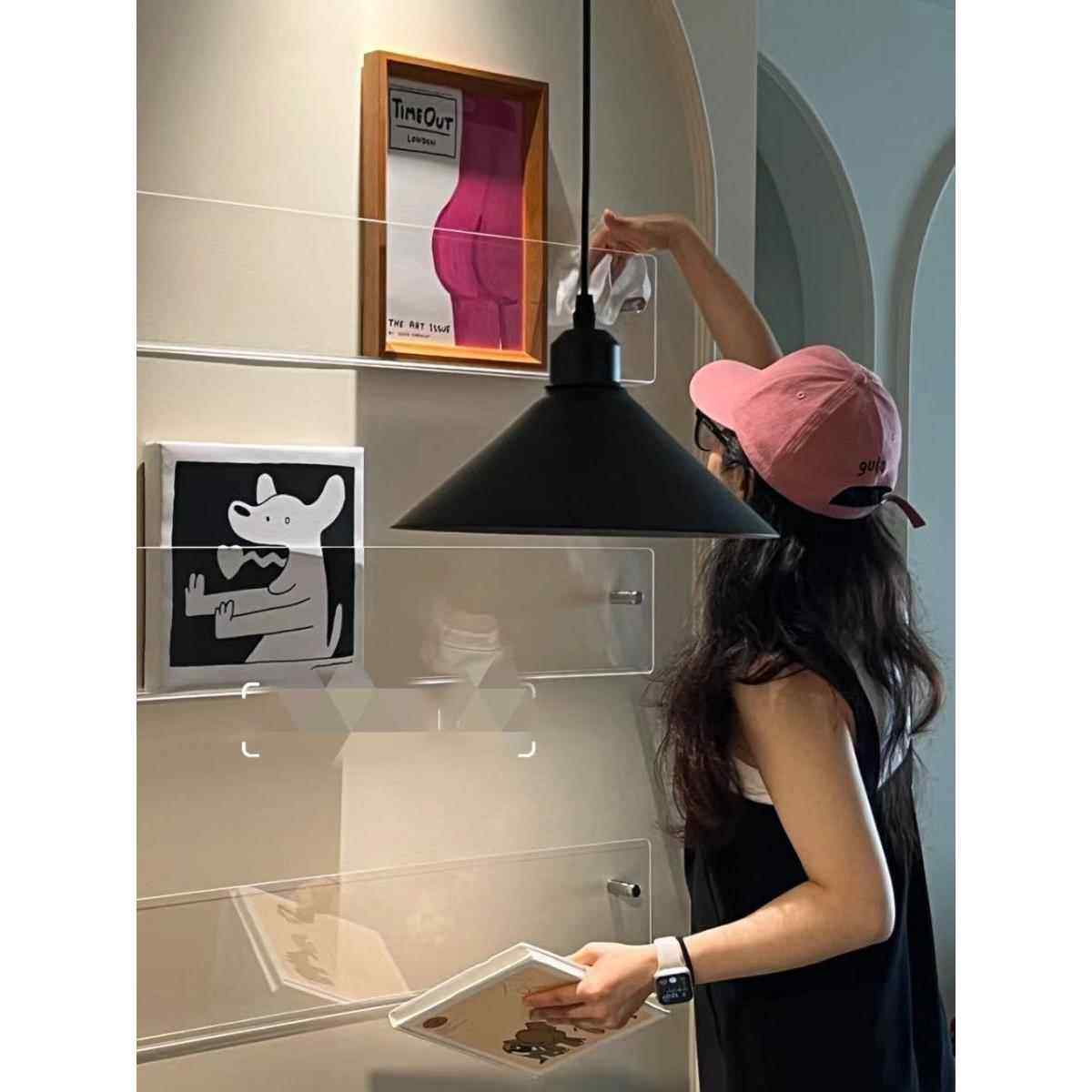 需定制in创意彩色透明亚克力书架报纸和杂志墙装饰壁挂式儿童图片