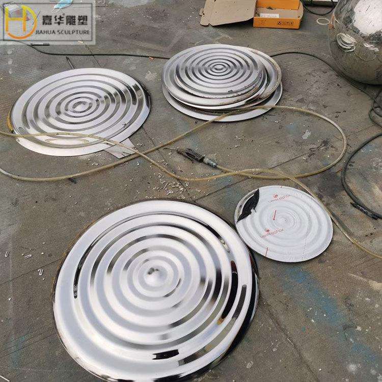 不锈钢圆形水滴镜面水波纹落地摆件广场水池水景雕塑景观艺术制作