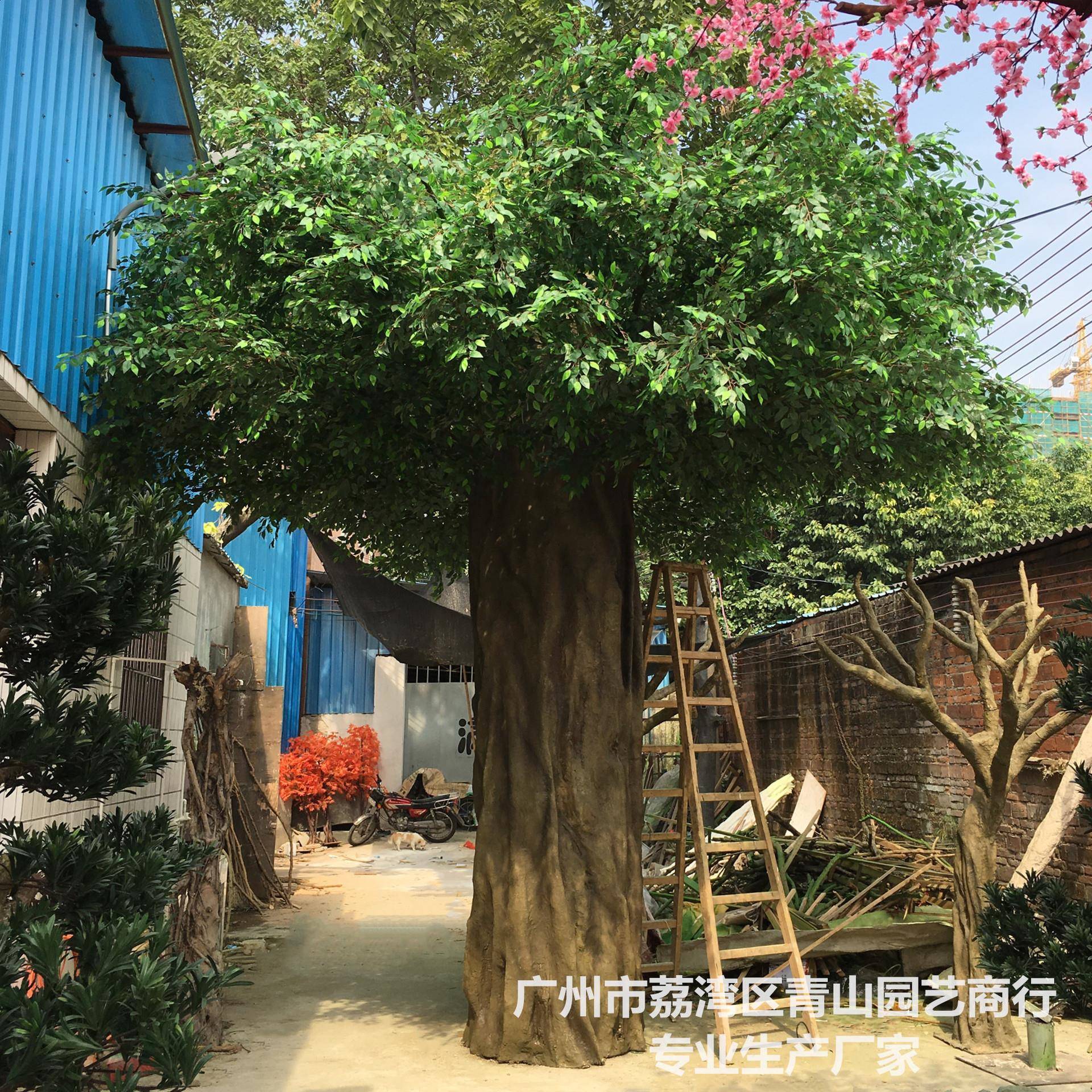 厂家供应大型仿真树 服装店装饰用 商场游乐场人造植物 仿真榕树