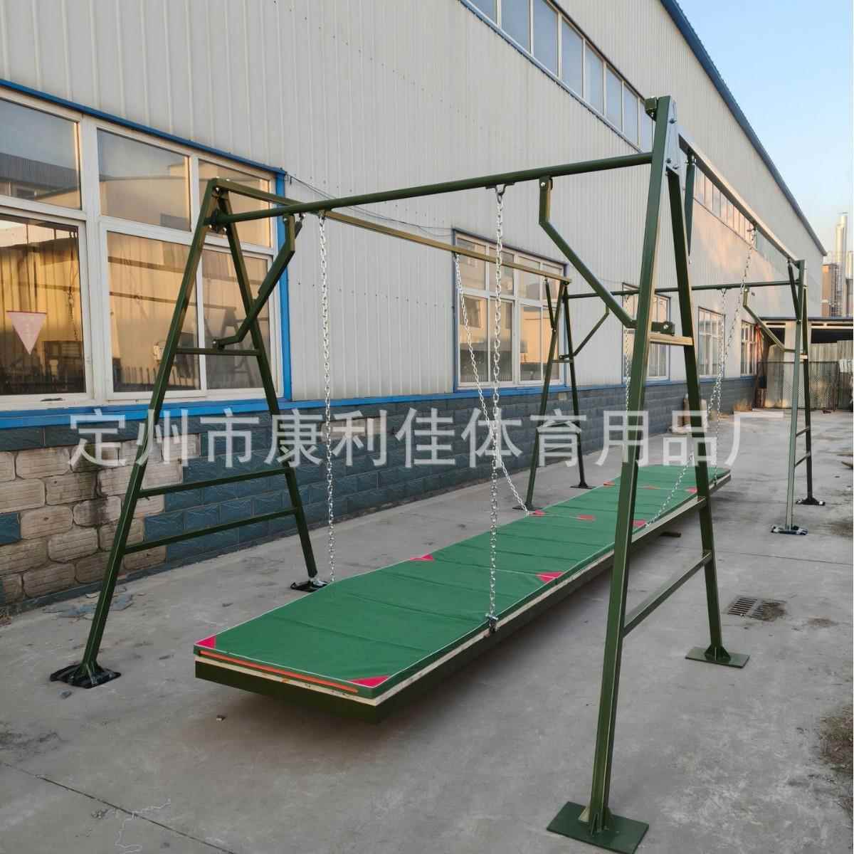 户外训练模拟防眩晕船拓展体能浪木旋梯平衡木厂家现货训练器材