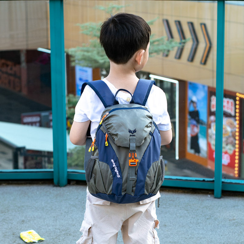 户外儿童小背包男孩外出旅游小学生轻便登山双肩包春游超轻出游