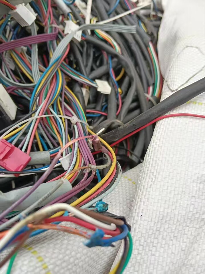 4月29日岳阳市设备拆解杂线约1.3吨网络拍卖公告