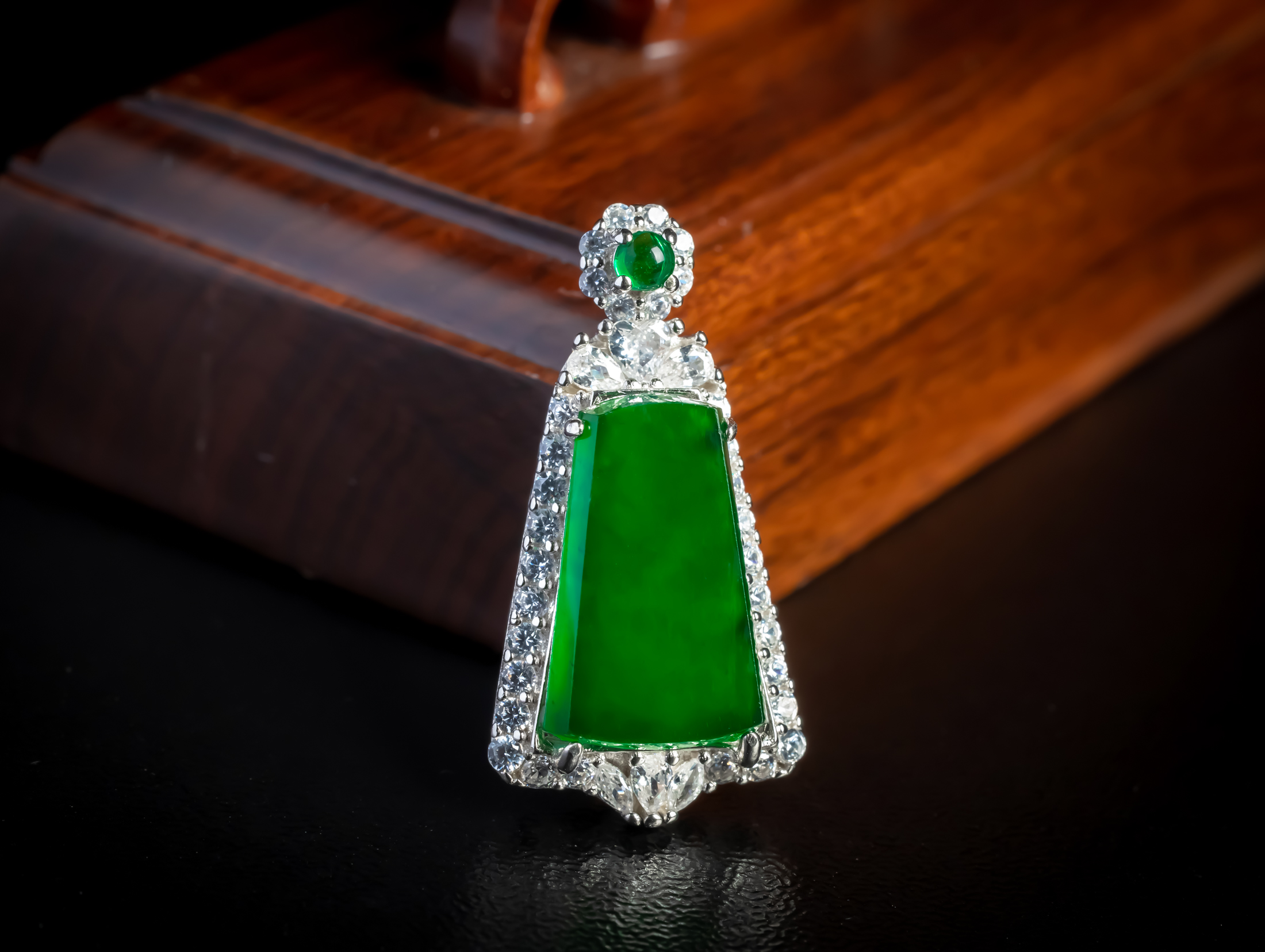 天然真品翡翠S925豪华镶嵌冰阳绿满绿满色精品闪拍无事牌玉石吊坠