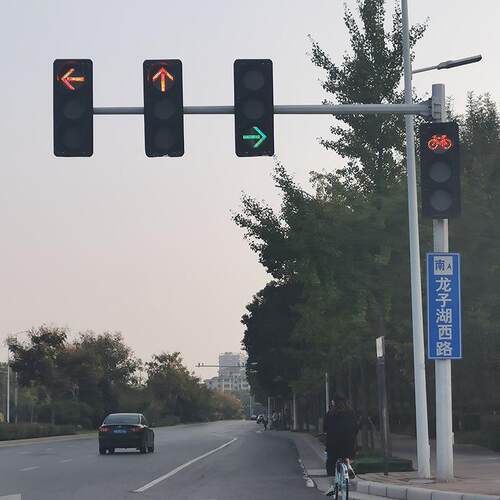 厂家镀锌监控杆交通信号灯杆小区监控立杆八角红路灯杆立杆