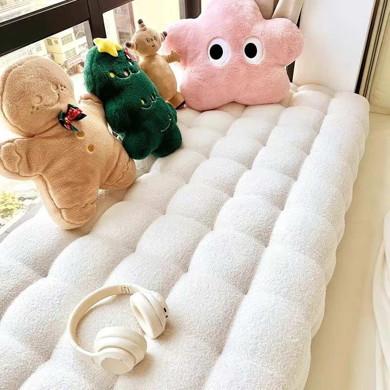 小雪球飘窗垫2024新款轻奢榻榻米坐垫订作阳台垫奶油色免洗窗台垫