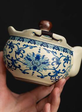 OT25-997汝窑缠枝青花手抓壶