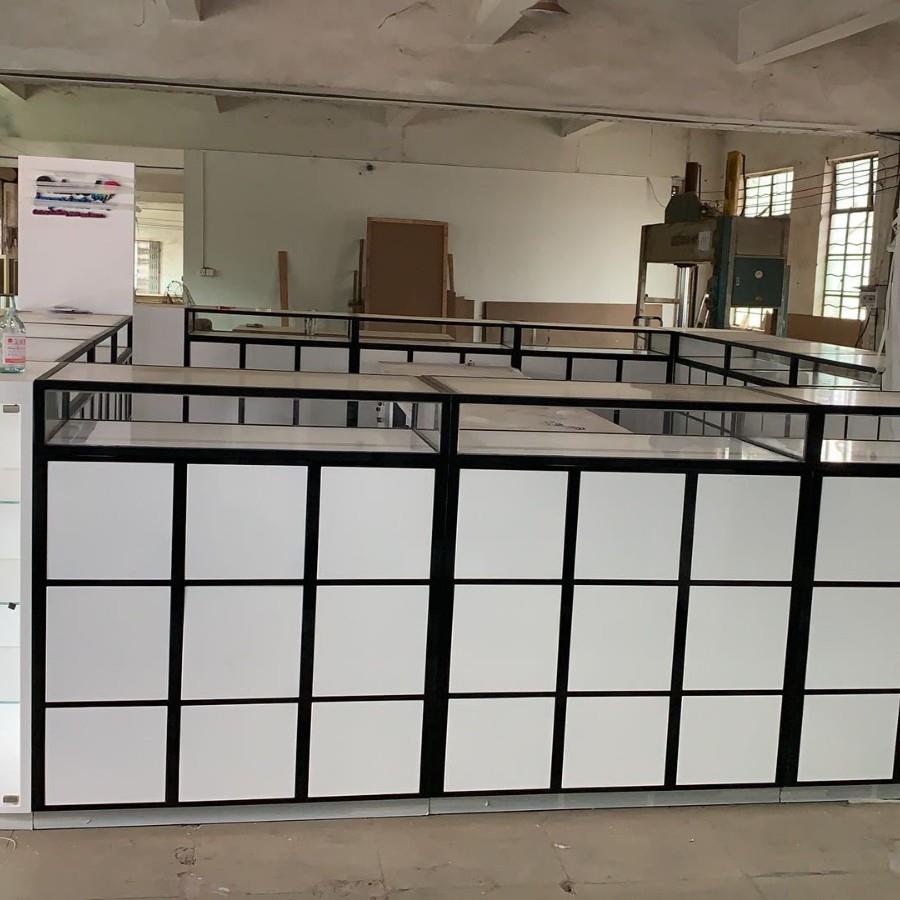 MDF烤漆服装展示柜五金中岛架商场玻璃中岛展示柜商场高级展示柜