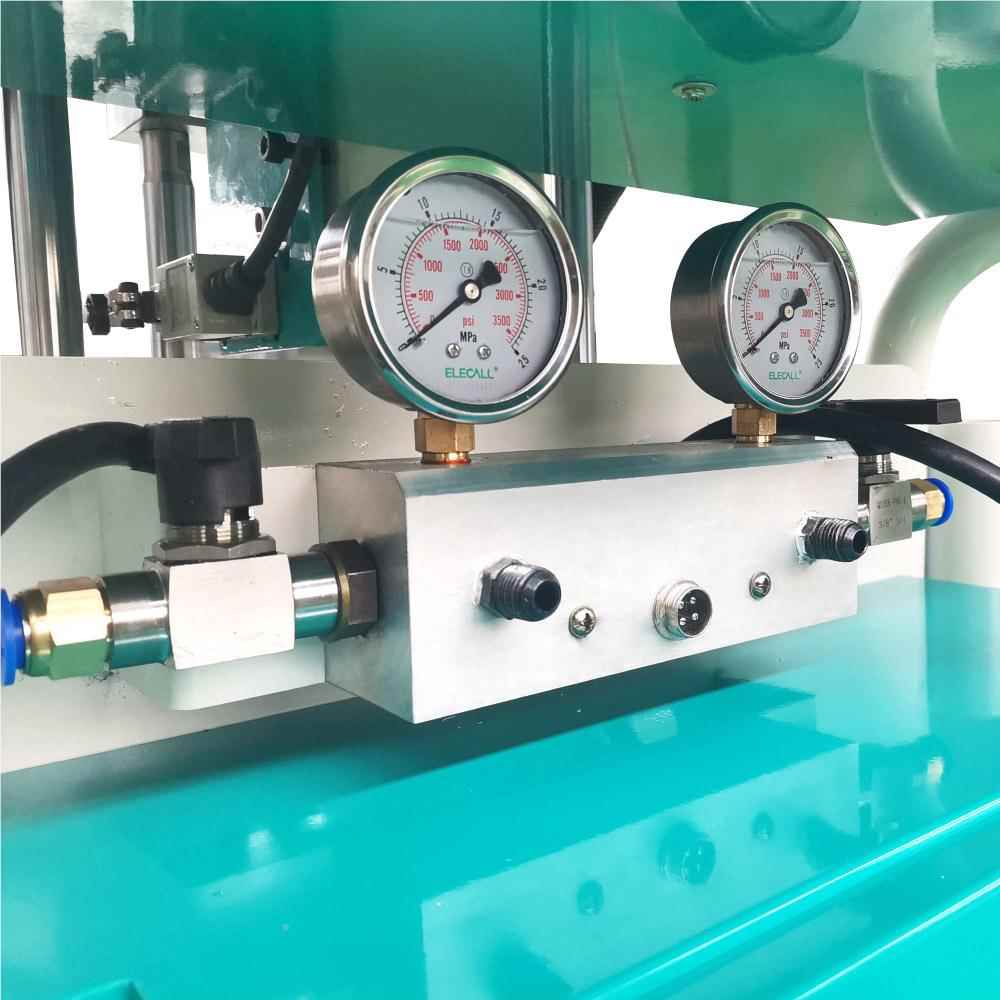 E3CNMC-E3聚氨酯喷涂机 程1喷涂氨酯聚设备 :1工双组份聚氨酯源头