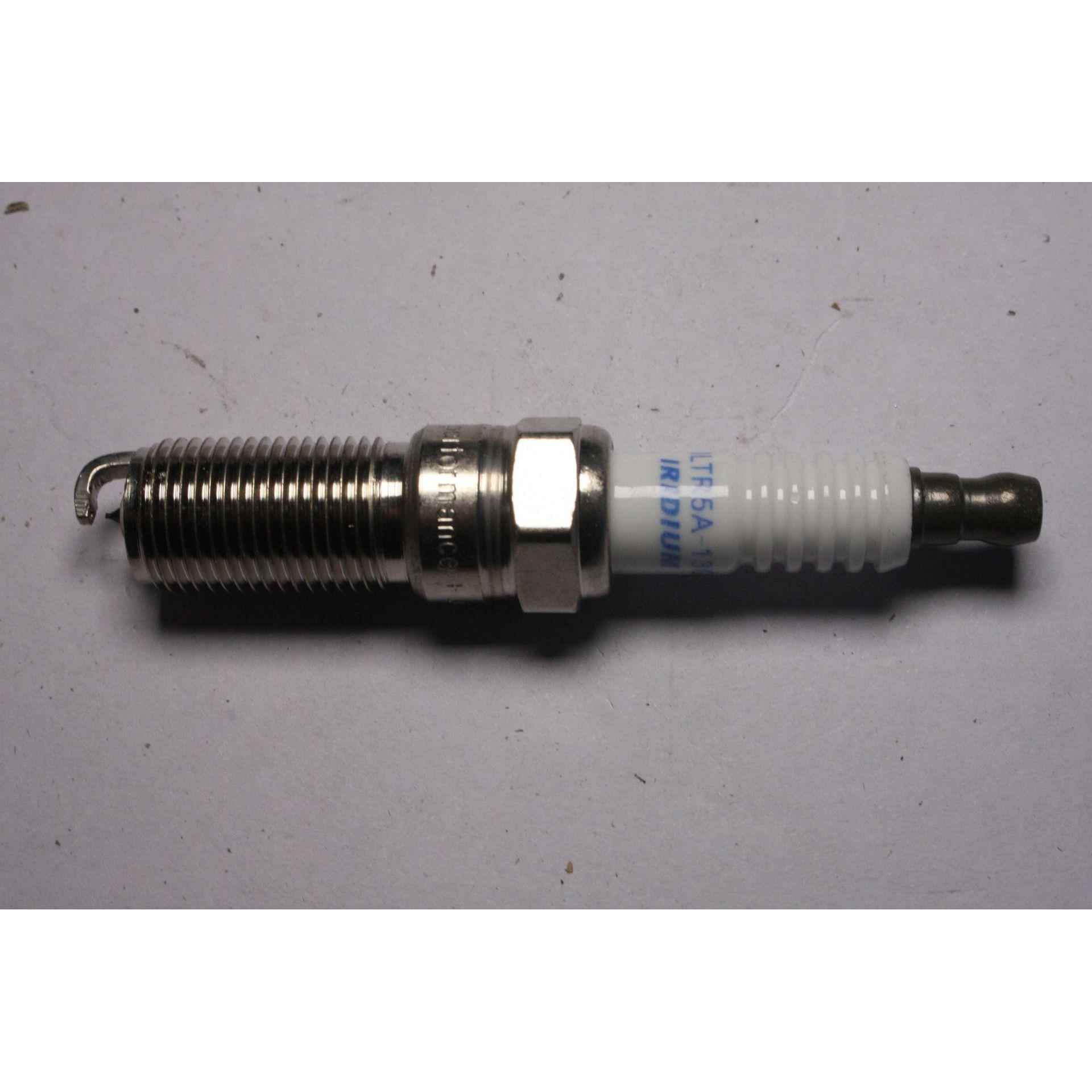 L3Y2-18-110V适用于马自达新M6/RY/M3/5HB/M5/M8火嘴VOUVOU铱金