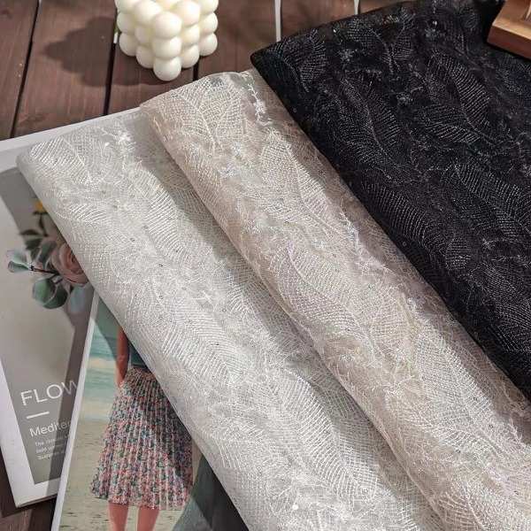 厂家直销 新款亮片绣花布料 刺绣网纱 蕾丝花边面料 六叶树枝花绣