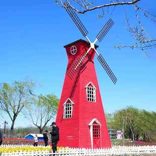 户告外公园防腐木制彩色风荷兰车 0大型景观电动光售楼处 yk0701