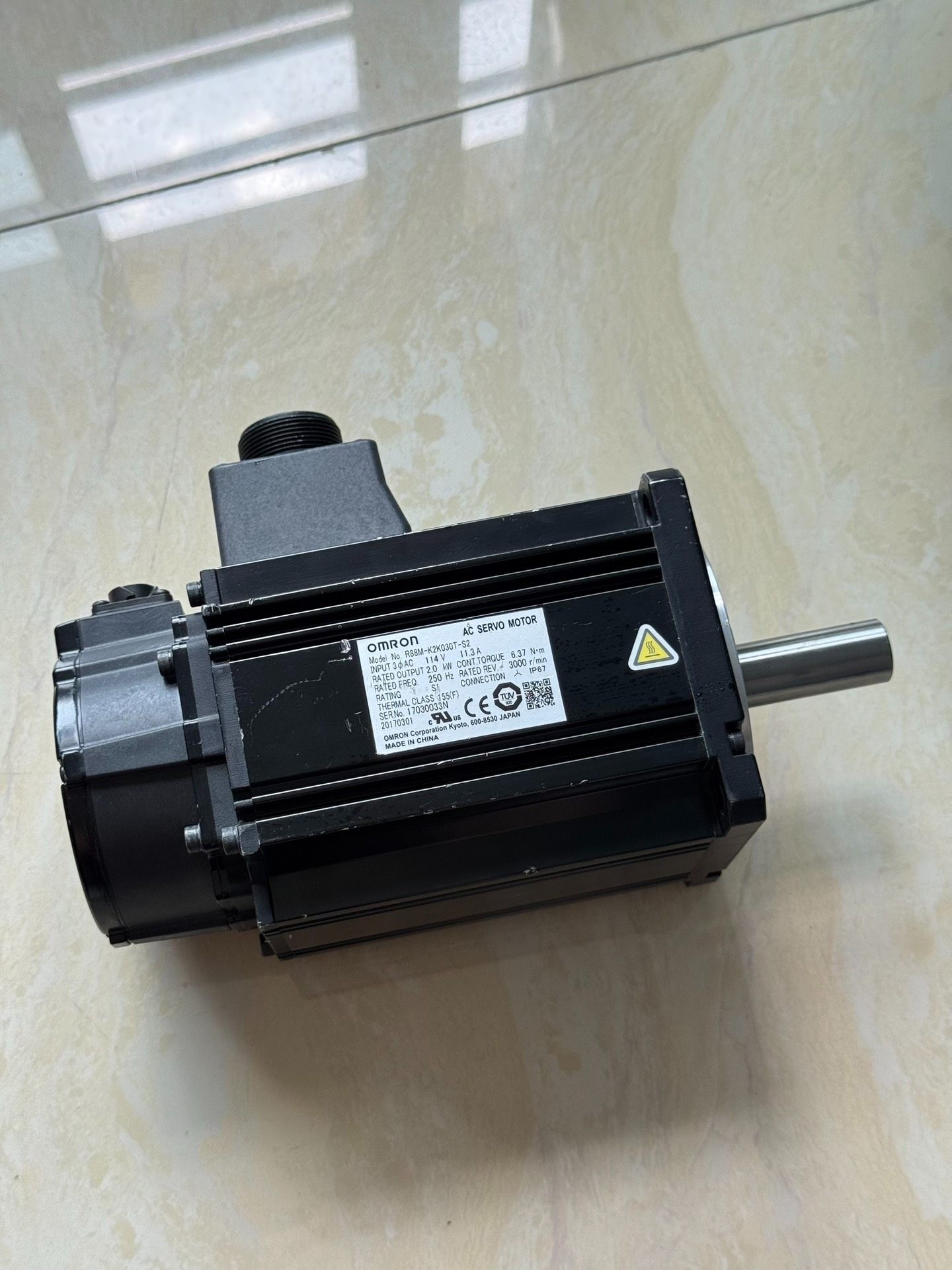 欧姆龙R88M-K2K030T-S2伺服电机2kw，二手拆机