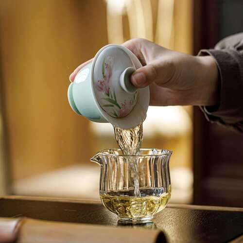 观岚豆青纯手绘二才盖碗釉下彩百合花家用不烫手茶碗陶瓷泡茶碗