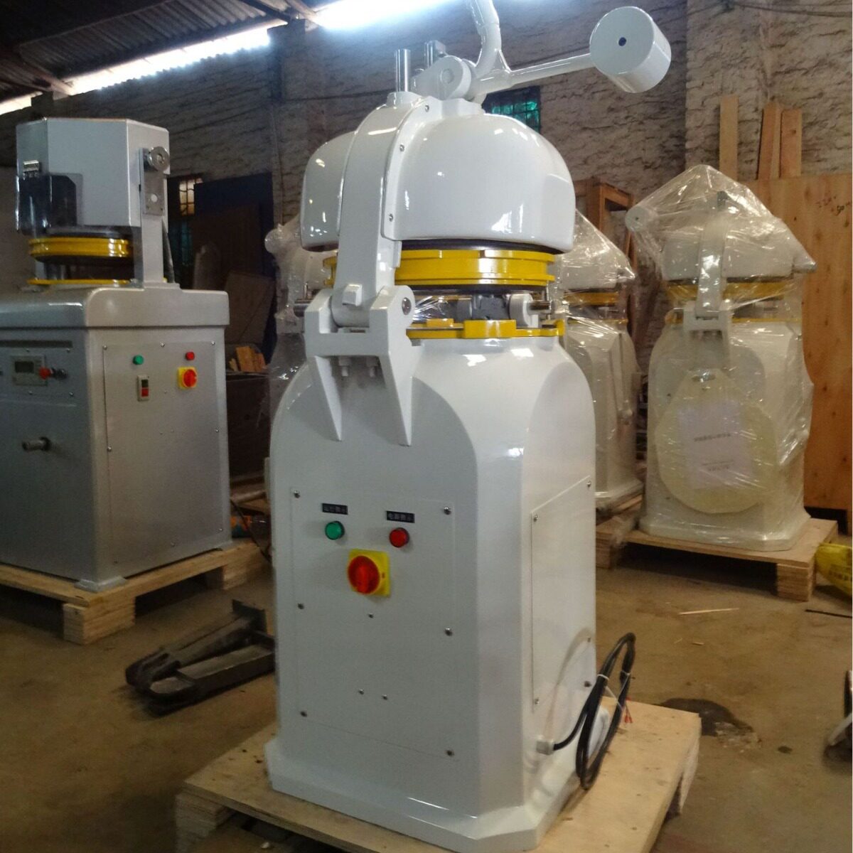 半自动分块滚圆机面团分割滚圆机馒头面包分块滚圆面团分块机