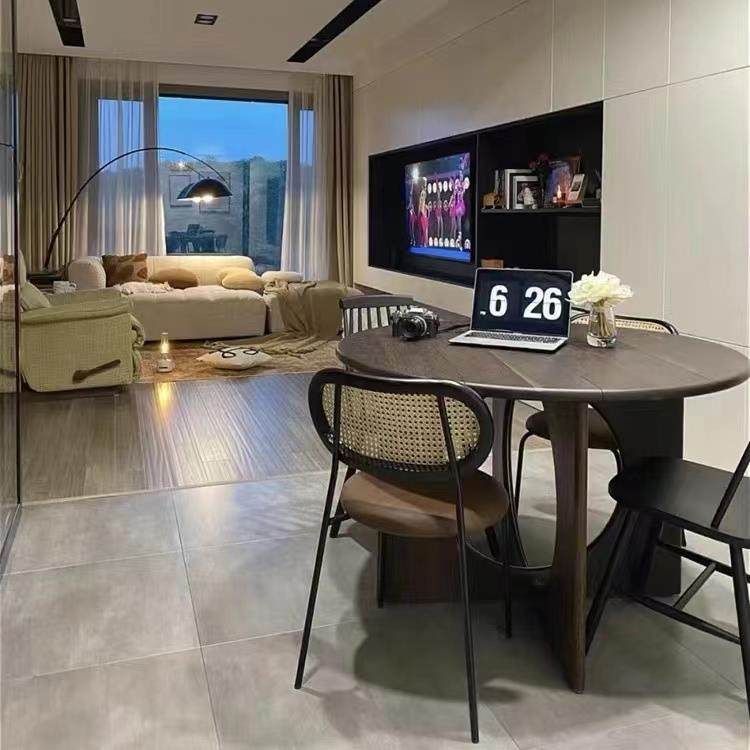 高档餐设计师胡桃木色木圆桌实小户型椅家用饭桌轻奢带转盘圆形桌