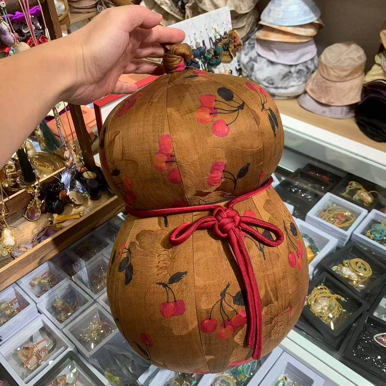 新品真丝香云纱葫芦抱枕新中式国风时尚抱枕靠垫