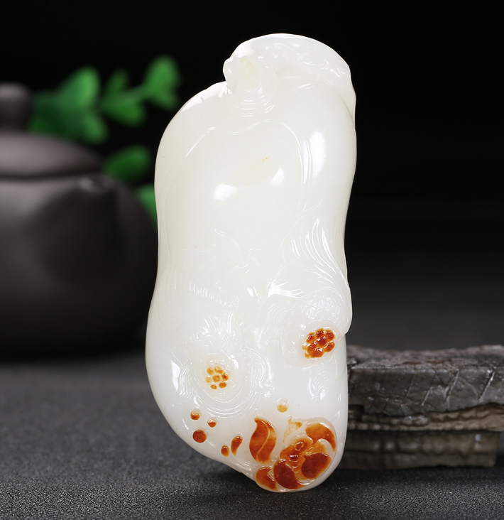 源头好货苏工俏色精雕新疆杯和田玉羊脂白玉连年有余手玩件174克