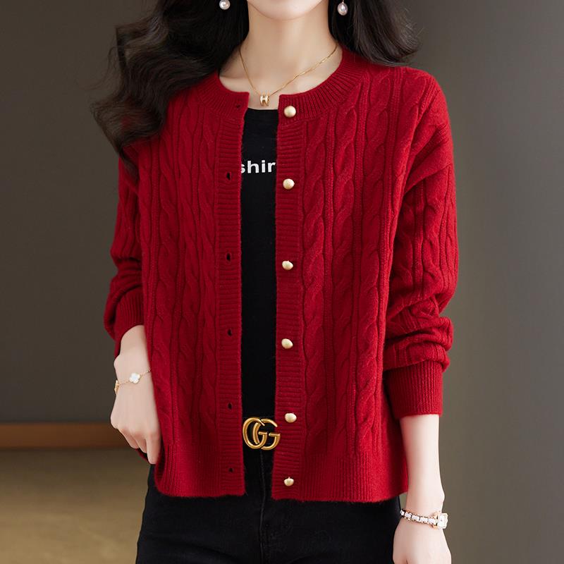 红色针织开衫女大码2024春装新款宽松外搭厚麻花慵懒风毛衣外套冬