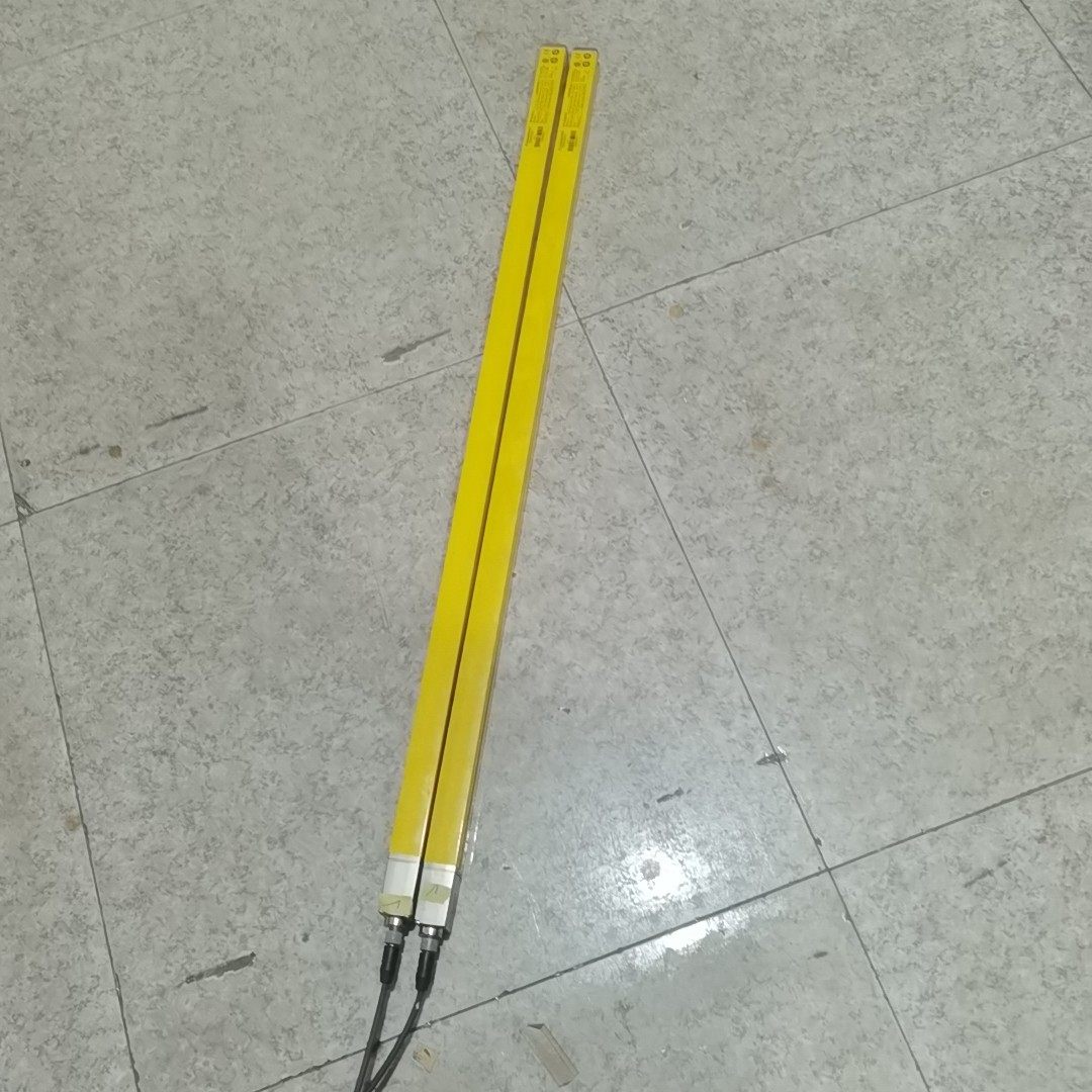 LEUZE 安全光栅，安全光幕。