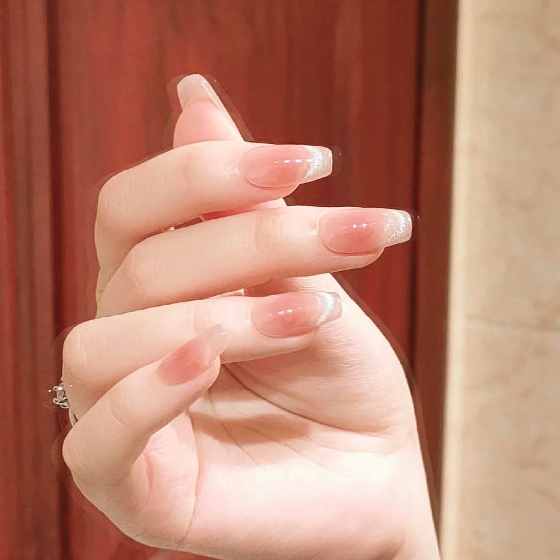 穿戴美甲显白手工法式猫眼渐变显白可拆卸冰透美甲成品贴片