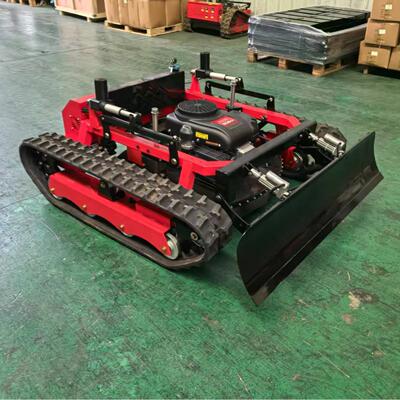 出口俄罗斯遥控履带割草机 球场马场庭院剪草机 HT800智能推雪机