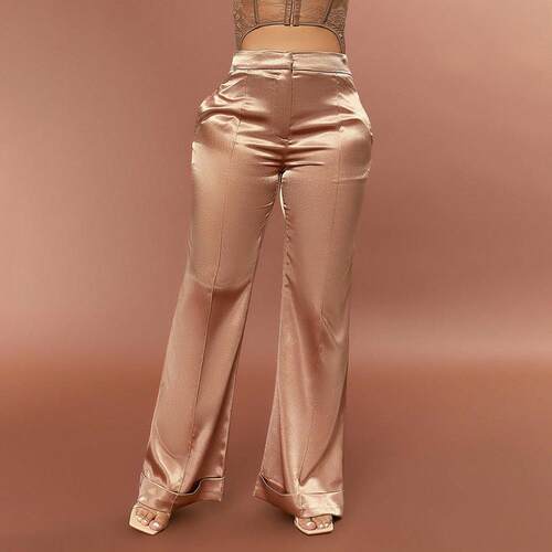 Women's pants with color swatch pockets and micro flared
