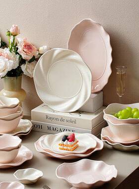 Floral patterned ceramic pink Western tableware