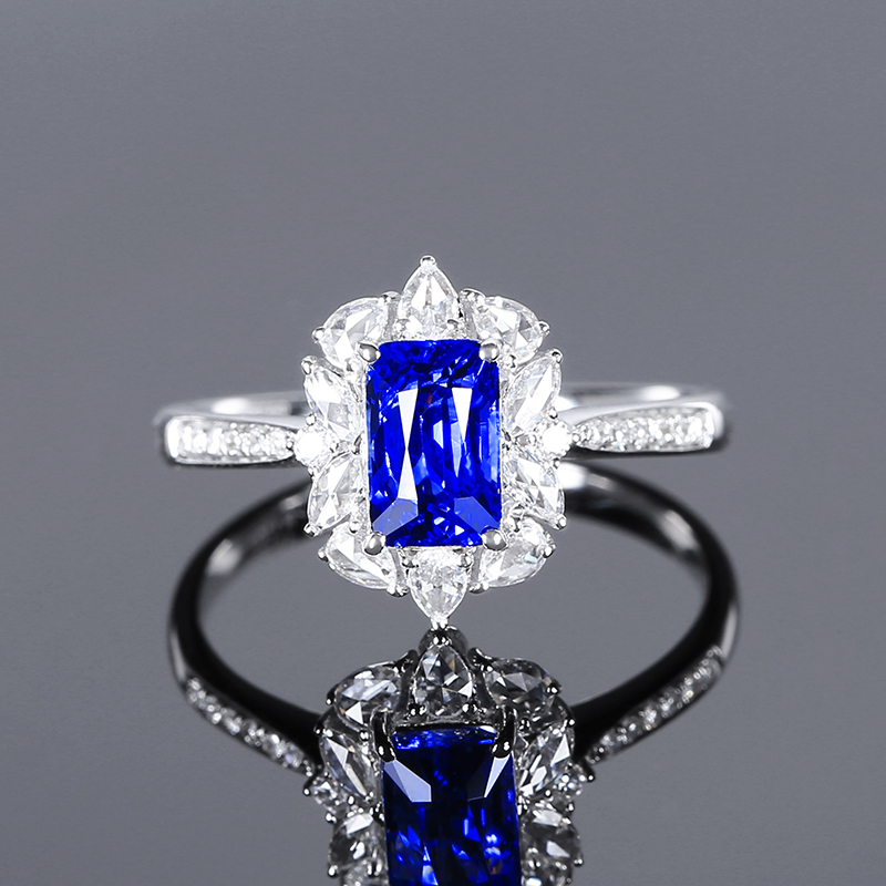 1.55克拉无烧矢车菊蓝宝石戒指女18K金镶嵌钻石斯里兰卡现货LE687