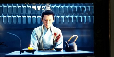 【电视外观展示】康佳65G3U好还是海信H65E72A好？质感哪款更强些？