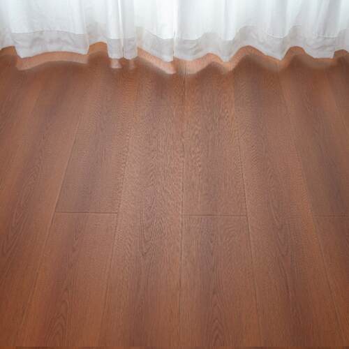 北欧风强化覆合木地板家用12mm防水耐磨环保木质地暖金钢板厂家