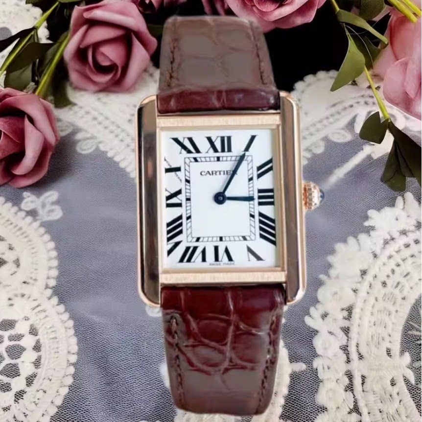 98新卡地亚坦克系列中号18K玫瑰金31*24石英女表W5200024金表